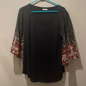 Floral sleeve blouse